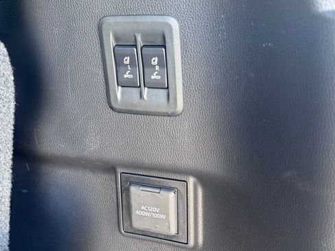 Used 2024 Lexus GX 550 w/ Accessory Package (Z1) image 31