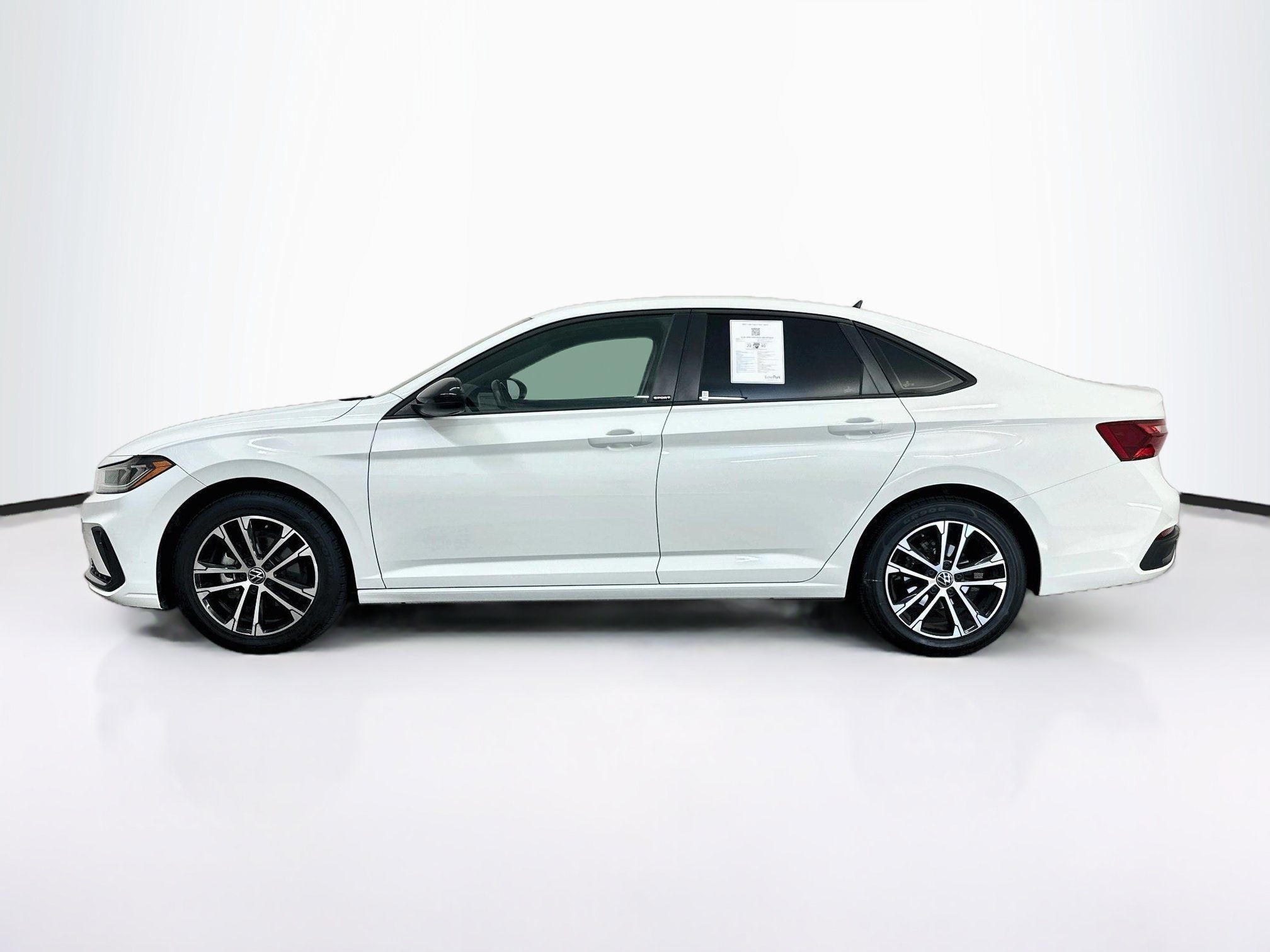 Used 2025 Volkswagen Jetta Sport FWD image 4