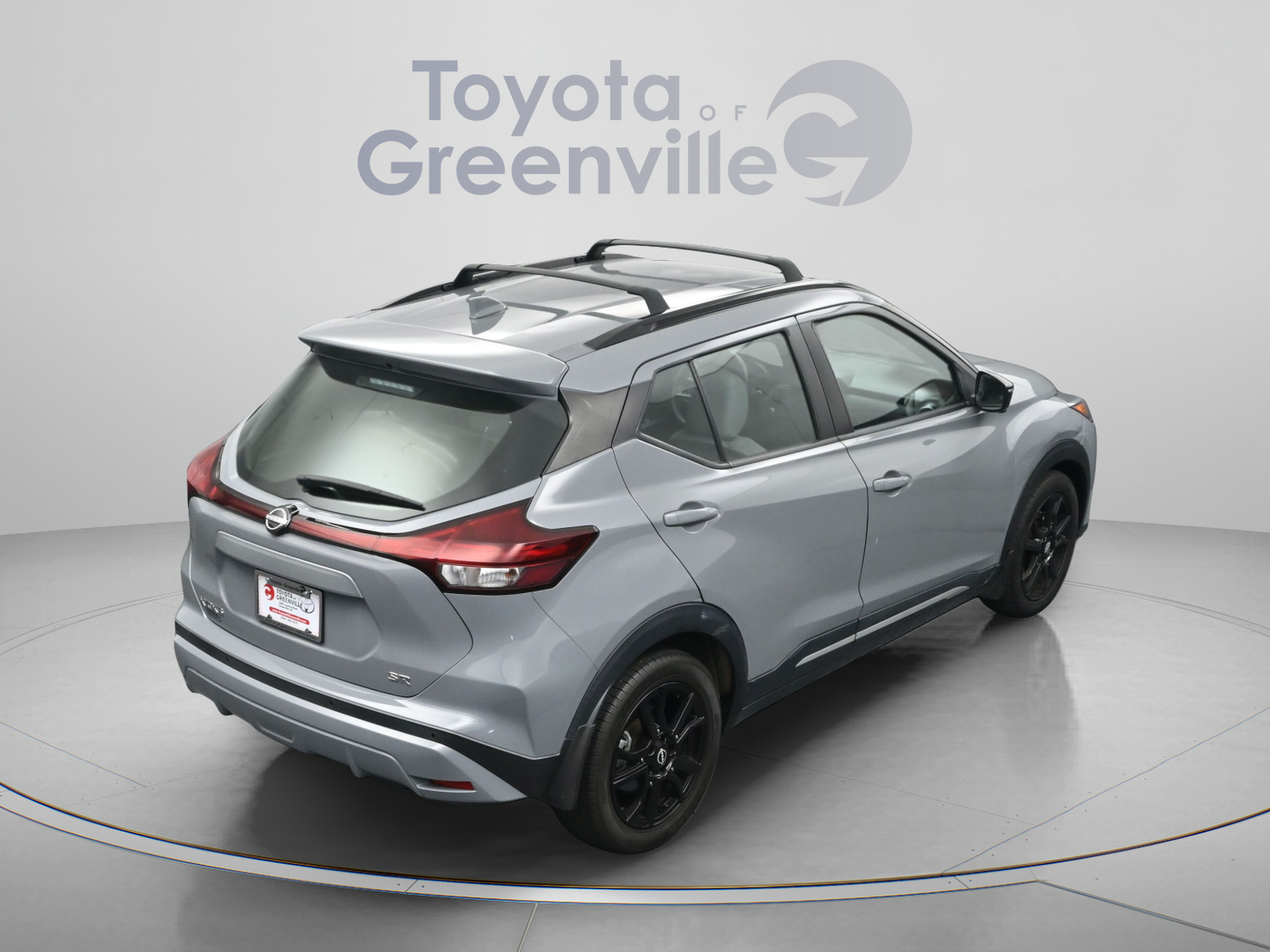 Used 2022 Nissan Kicks SR w/ Premium Package FWD image 15