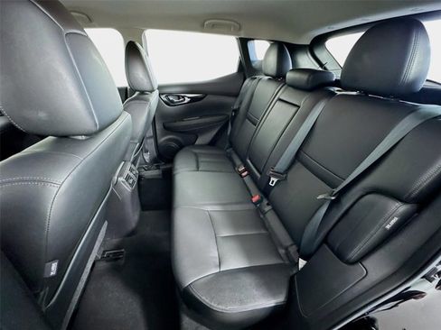 Certified 2022 Nissan Rogue Sport SL FWD image 23