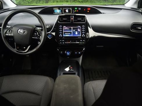 Used 2021 Toyota Prius LE FWD image 8