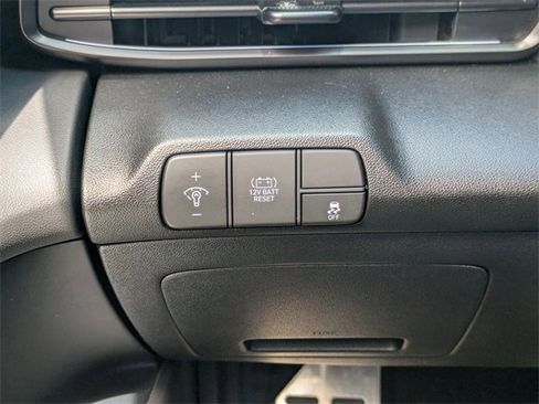 Used 2025 Hyundai Elantra SEL image 18