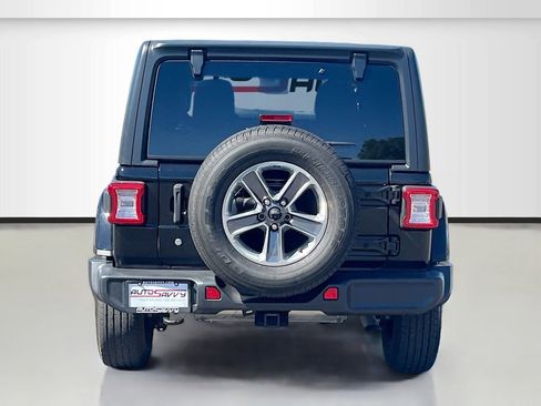 Used 2021 Jeep Wrangler Unlimited Sahara image 6