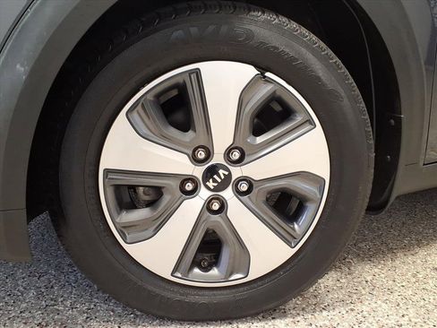 Used 2018 Kia Niro LX image 7