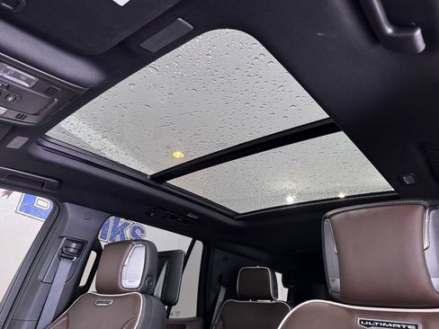 Certified 2025 GMC Yukon Denali Ultimate w/ LPO, Floor Liner Package AWD/4WD image 26