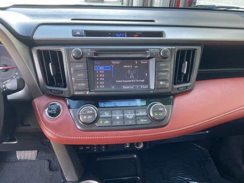 Used 2014 Toyota RAV4 Limited AWD/4WD image 20
