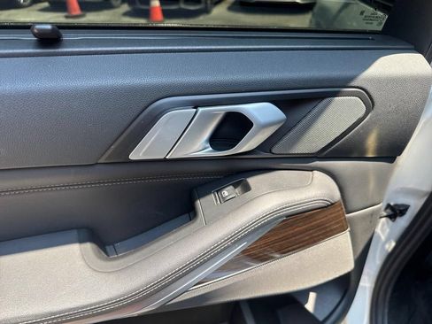 Used 2019 BMW X5 xDrive40i w/ M Sport Package AWD/4WD image 32