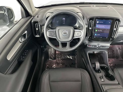 Used 2025 Volvo XC40 B5 Core w/ Protection Package Premier image 21