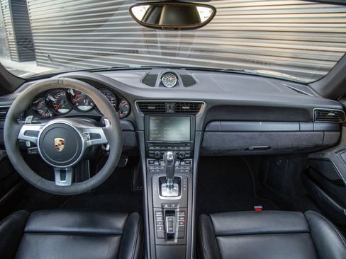 Certified 2016 Porsche 911 Targa 4 GTS AWD/4WD image 13