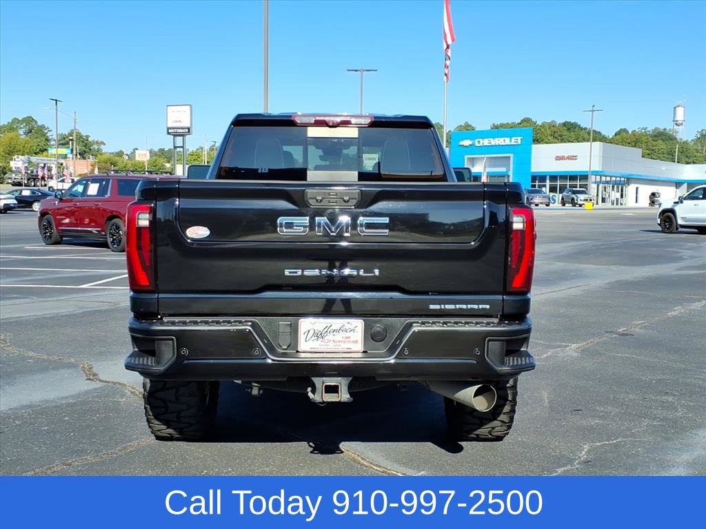 Used 2024 GMC Sierra 2500 Denali Ultimate AWD/4WD image 5