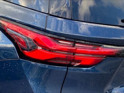 Used 2023 Chevrolet Traverse LT FWD image 26