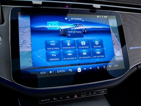 New 2026 Mercedes-Benz E 53 AMG e 4MATIC Sedan image 31