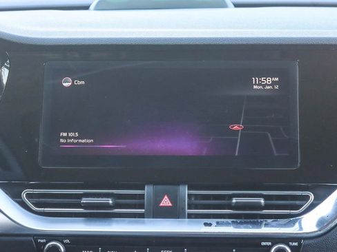 Used 2022 Kia Niro EX Premium image 19