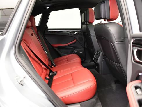 Certified 2026 Porsche Macan AWD/4WD image 54