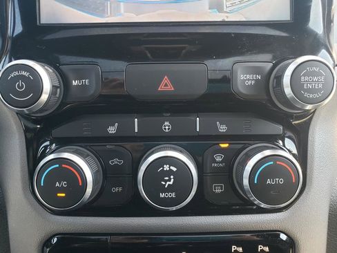 Used 2022 RAM 1500 Big Horn AWD/4WD image 19