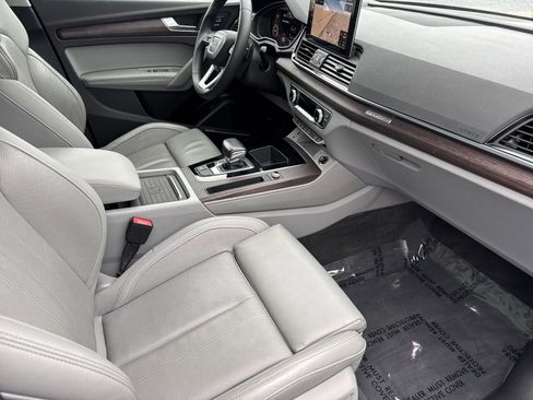 Used 2021 Audi Q5 Prestige w/ Prestige Package image 15