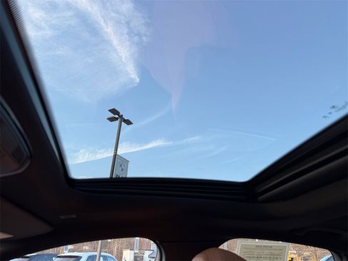 Used 2025 BMW 440i xDrive w/ Premium Package image 34