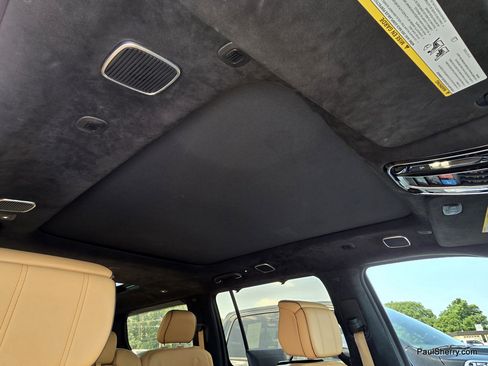 Used 2022 Jeep Grand Wagoneer Series III w/ Rear Seat Video Group 1 AWD/4WD image 21