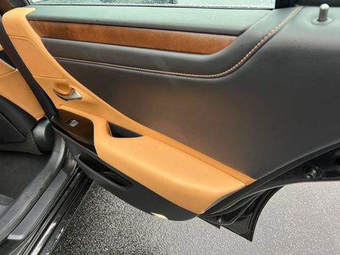 Used 2024 Lexus ES 350 w/ Premium Package image 17