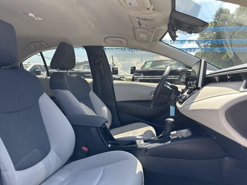 Used 2021 Toyota Corolla LE FWD image 18