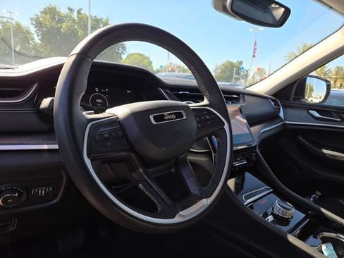 Used 2023 Jeep Grand Cherokee Limited AWD/4WD image 13