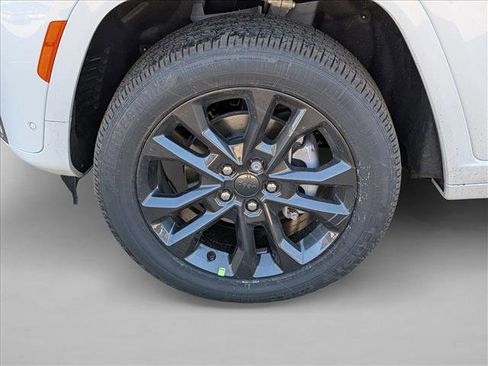 New 2026 Jeep Grand Cherokee Limited Reserve image 10