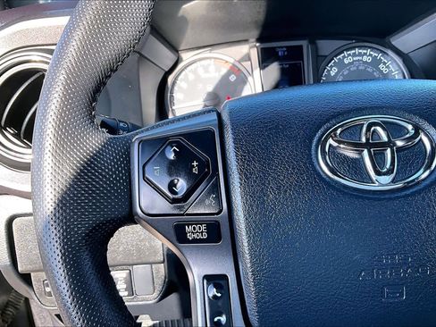 Used 2020 Toyota Tacoma TRD Off-Road image 22
