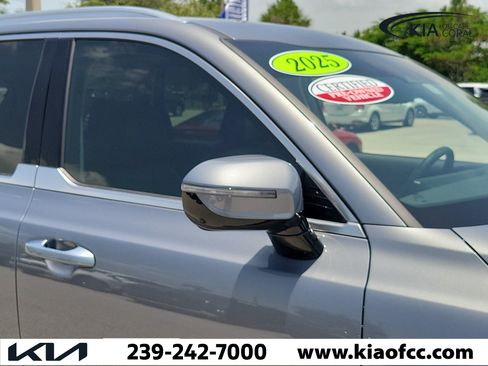 Certified 2025 Kia Telluride SX w/ SX Captain's Chair Package FWD image 8