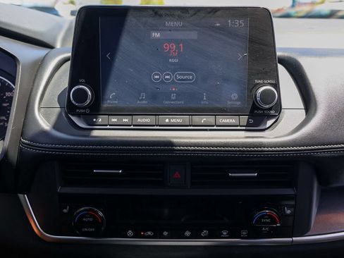 Used 2024 Nissan Rogue SV w/ SV Premium Package FWD image 49