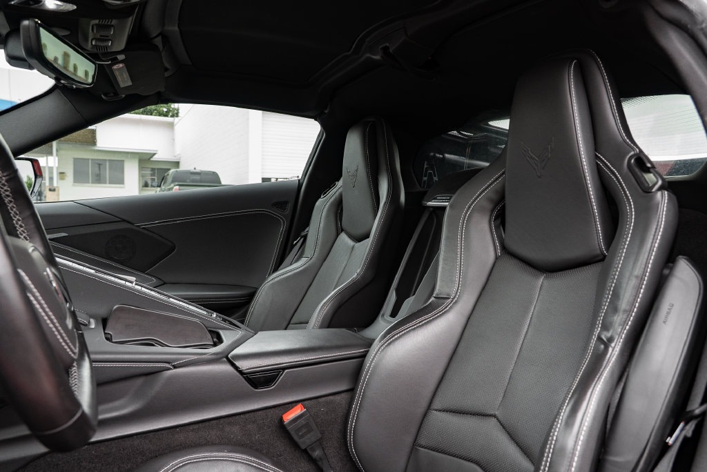 Used 2025 Chevrolet Corvette Stingray Coupe w/ 1LT RWD image 23