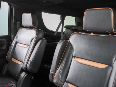 Used 2023 GMC Yukon XL AT4 image 28