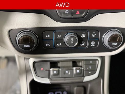 Used 2023 GMC Terrain SLT AWD/4WD image 10