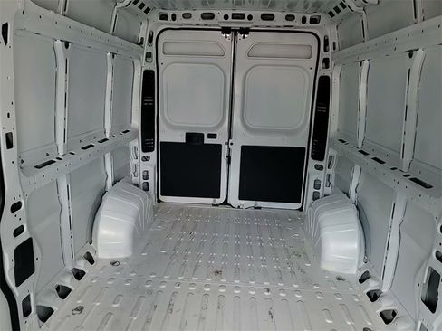 Used 2025 RAM ProMaster 2500 w/ Convenience Group image 31
