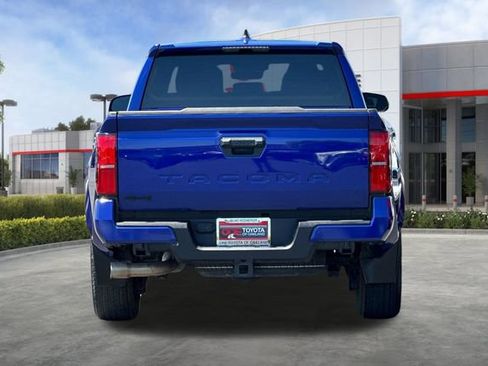 Used 2024 Toyota Tacoma TRD Sport AWD/4WD image 5