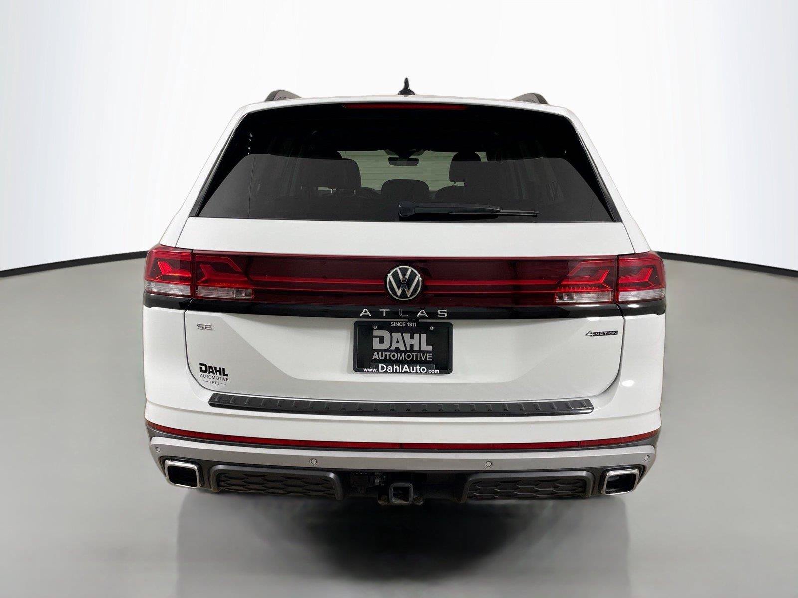 Used 2024 Volkswagen Atlas Peak Edition SE AWD/4WD image 12