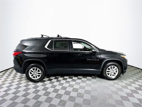 Used 2020 Chevrolet Traverse LT image 8