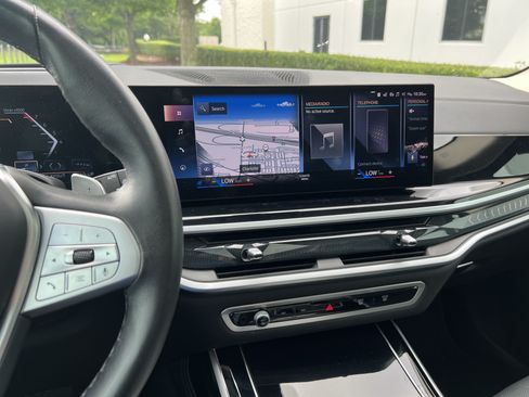 Used 2023 BMW X7 xDrive40i w/ Premium Package AWD/4WD image 31