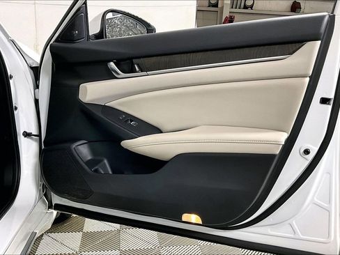 Used 2022 Honda Accord Touring image 24