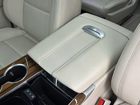 Used 2026 Cadillac Escalade Platinum Sport AWD/4WD image 23