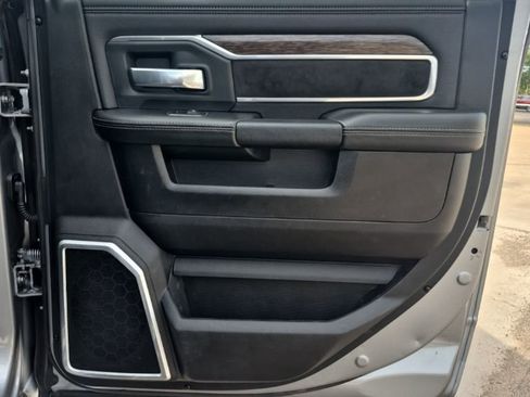 Used 2020 RAM 2500 Laramie image 19