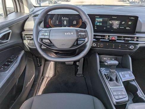 New 2026 Kia Sportage LX w/ LX Convenience Package FWD image 17