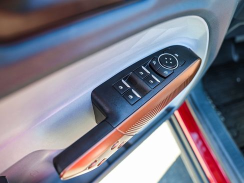 Used 2022 Ford Maverick Lariat w/ Lariat Luxury Package image 12