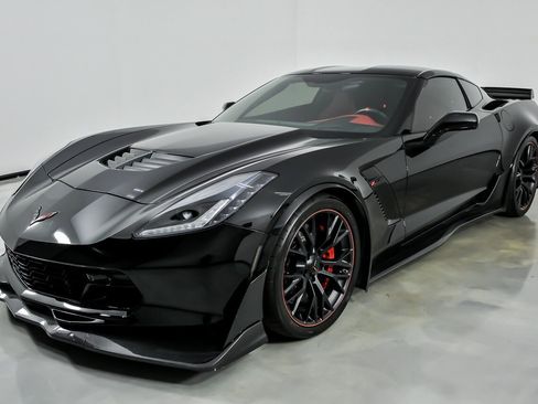 Used 2019 Chevrolet Corvette Z06 RWD image 6