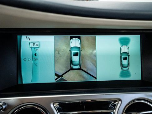 Used 2017 Rolls-Royce Wraith image 46