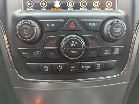 Used 2018 Jeep Grand Cherokee Laredo image 16