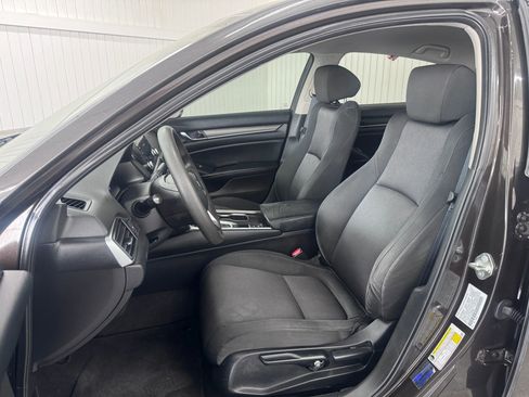 Used 2018 Honda Accord LX image 10