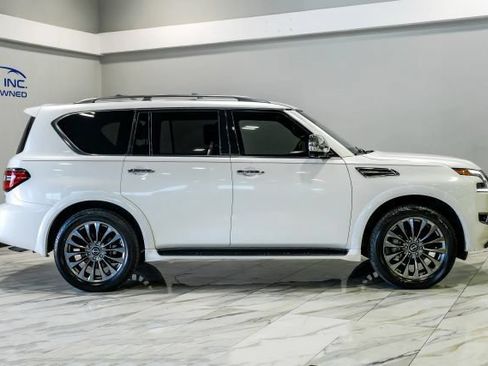 Used 2023 Nissan Armada Platinum w/ Captain's Chairs Package RWD image 9