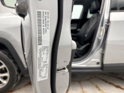 Used 2022 Jeep Compass Latitude image 24