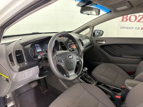 Used 2018 Kia Forte LX FWD image 12