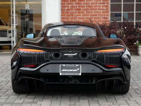 Used 2023 McLaren Artura RWD image 5